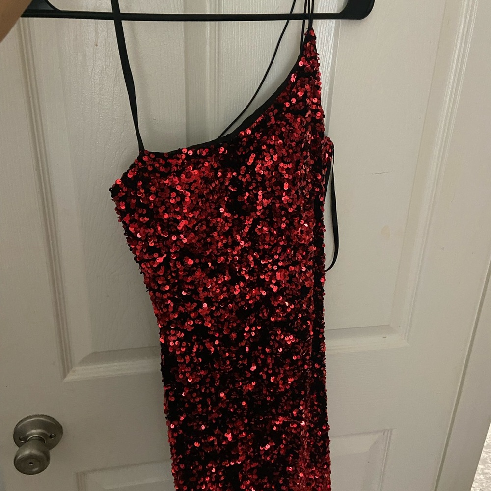 sparkly red dress